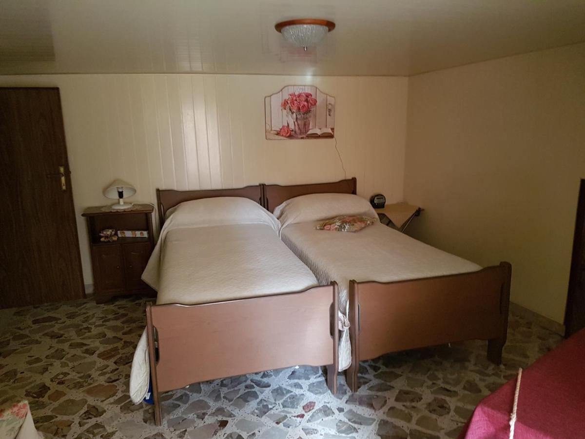 La Nicchia Di Gangi Apartment ภายนอก รูปภาพ