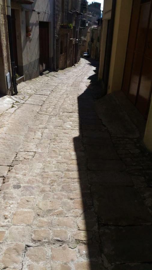 La Nicchia Di Gangi Apartment ภายนอก รูปภาพ